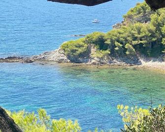 Beautiful farmhouse with pool and stunning infinite sea views. Host up to 9 - Seborga