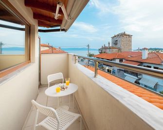 Athos Guest House Pansion - Ouranoupoli - Balcón