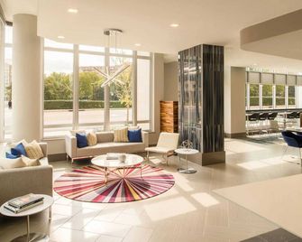 Wonderful 2BR Apartment at Crystal City - Arlington - Ingresso