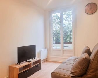 New apartment in the heart of the city - Montigny-le-Bretonneux - Wohnzimmer