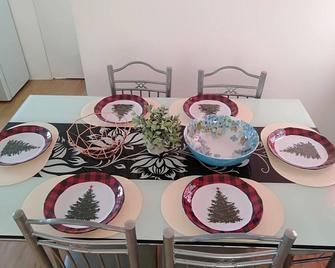 Avida 3-Bedroom Vacation House with Pool - Talisay City - Essbereich