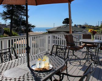أوشن إيكو إن آند بيتش كوتيدجز - سانتا كروز (كاليفورنيا) - شرفة