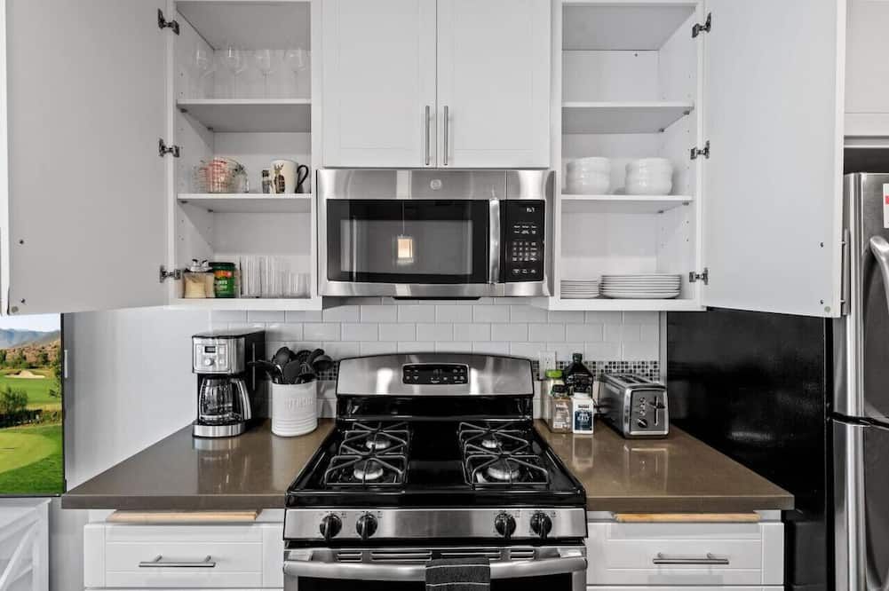 Luxe 2BR w/ King Beds, Resort Pool/Hot Tub, Games! - סן דייגו - מטבח