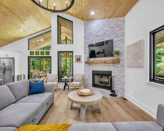 Forest Haven 1030-Luxe Cabin-Sleeps 7 - Kingston Springs - Sala de estar