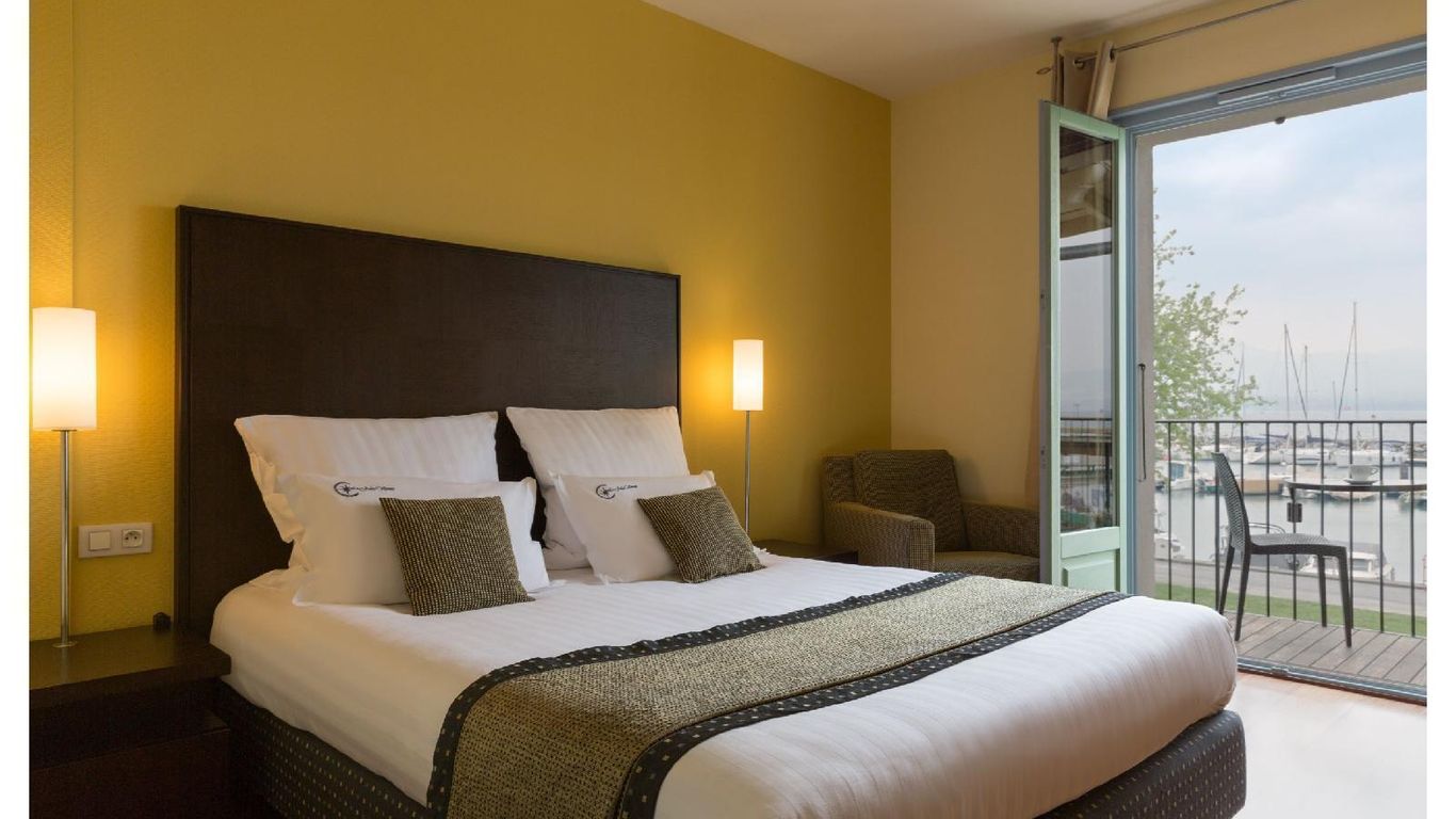 Hotel La Riviera Victoria