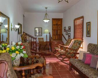 Hostal Casa Perla - Cienfuegos - Living room