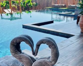 Exotic Sea Boutique Adults Only - Protaras - Bể bơi