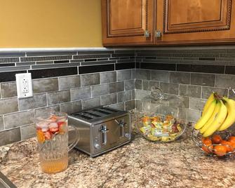 Your Midwest Dunes Vacation Tri-State Paradise! - Chesterton - Kitchen