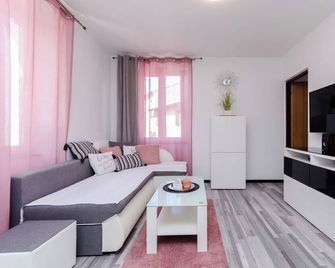 Apartment Mare - Vrsar - Wohnzimmer