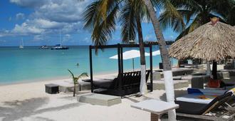 Talk of the Town Hotel and Beach Club - Oranjestad - Plage