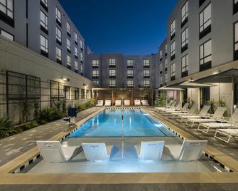 Home2 Suites by Hilton Austin East Side 5th Street - Austin - Pool