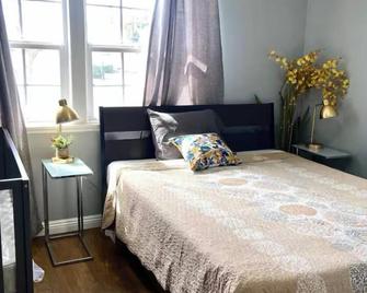 19m Disney•Safe area•Parking•Netflix•WD•500mpbs• - Whittier - Bedroom