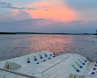 Quiet and cozy cabin located on the white fish chain. - Pine River