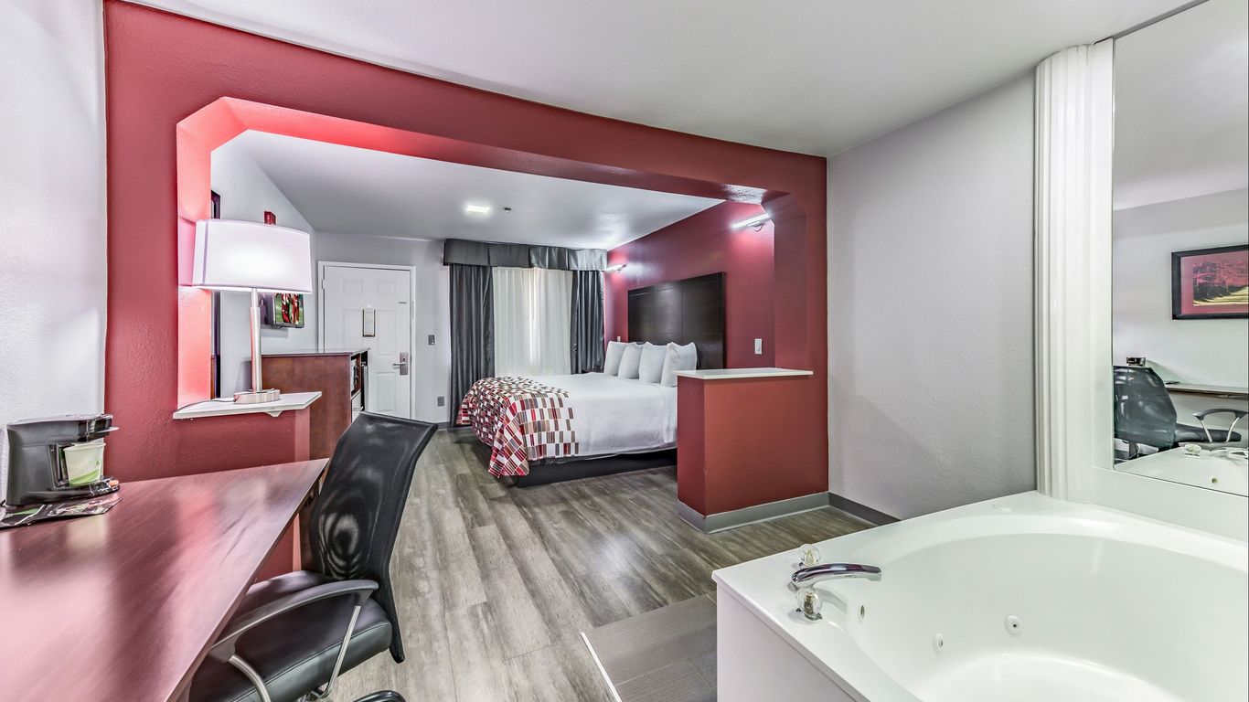 Red Roof Inn Dallas - Mesquite Fair Park NE