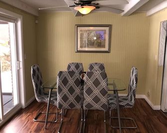 Amazing Mattawa Riverfront, Mountain View Home, Close To Adventures & Amenities - Mattawa - Dining room