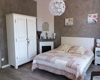 Le Domaine de Tini - Violès - Habitación
