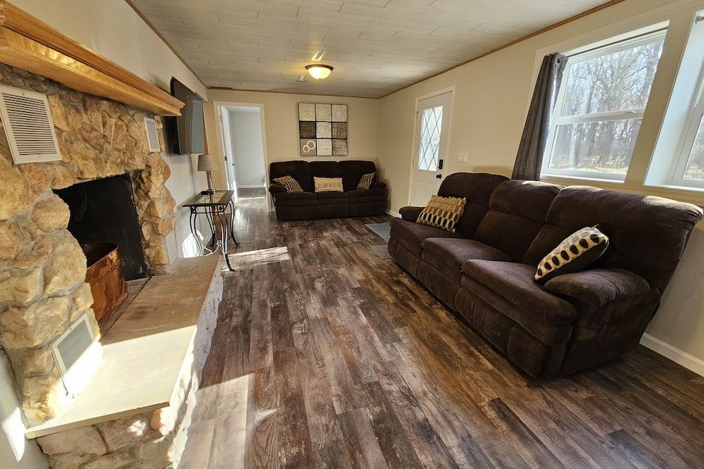Heart Of Arnold's Park Near West Lake. Family And Friends Sleeps 18