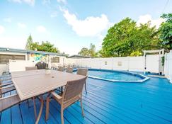 Spacious 6-Bedroom Villa with Pool - North Miami Beach - Pileta