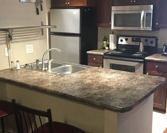 See the Valley of the Sun, Arizona State University and Tempe just a short walk. - Tempe - Kitchen