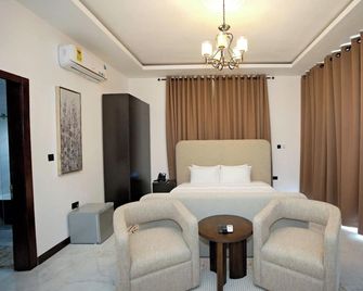 Newport Hotel - Atimpoku