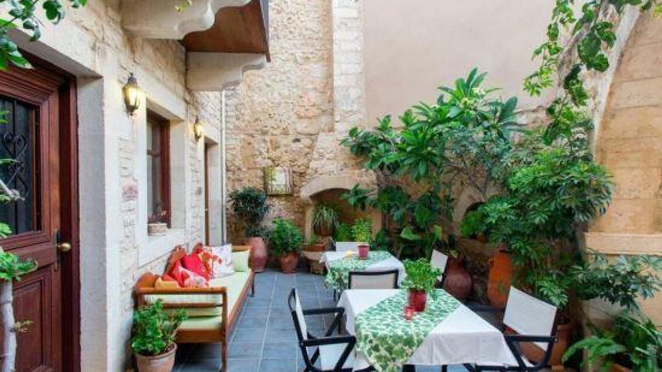 Casa Moazzo Suites And Apartments