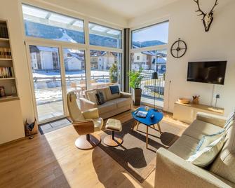House with sauna, ski lift walking distance - Sankt Georgen ob Murau - Sala de estar