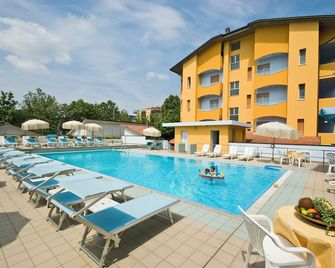 Hotel & Residence Parador - Cesenatico - Pool