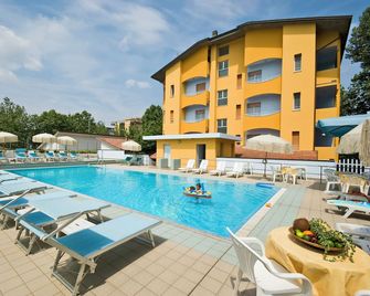 Hotel & Residence Parador - Cesenatico - Pool