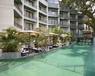 Spark by Hilton Goa Calangute - Calangute - Zwembad