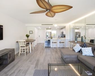 Oceanfront condo seven mile beach - 西灣 - 客廳