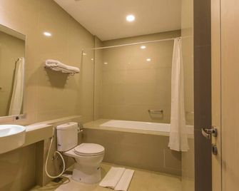Sparks Odeon Sukabumi, Artotel Curated - Sukabumi - Bad
