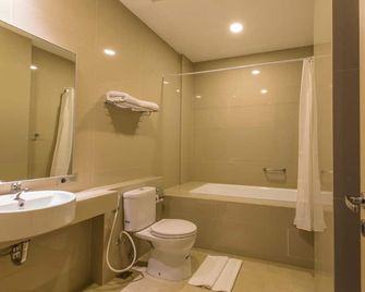 Sparks Odeon Sukabumi, Artotel Curated - Sukabumi - Bad