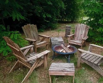 Farm tipi with Sauna and secret solar garden - Denton - Patio