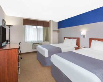 Baymont by Wyndham Dubuque - Dubuque - Bedroom