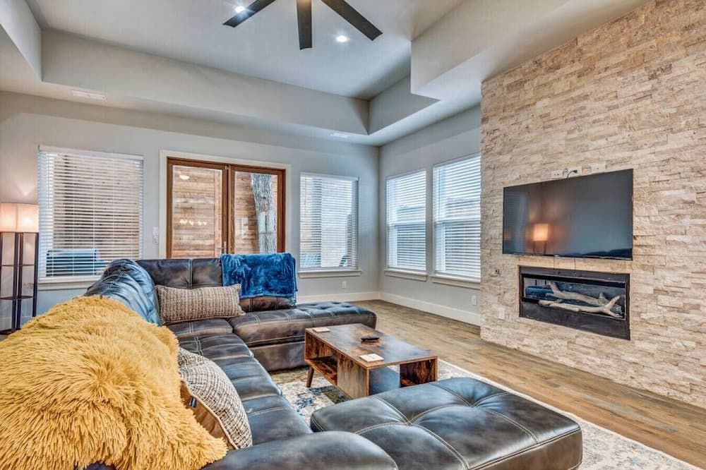 Luxury 4br Dallas Home / 5 Mins Dt / Private Yard - דאלאס - סלון