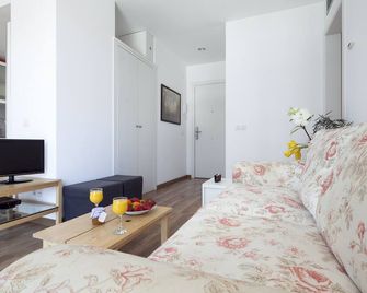 Inside Barcelona Apartments Sants - Barcelona - Sala de estar