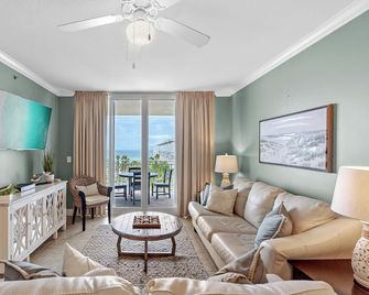 Waterscape C605 - Top Floor Beach Views - Free Beach Service - Interior Facing! - Fort Walton Beach - Wohnzimmer