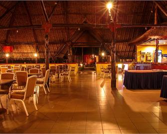 Sunrise Beach Resort - דר א-סאלאם - מסעדה