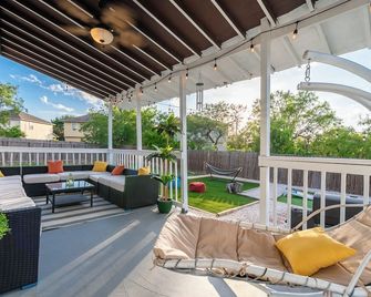 Luxury 6br Home, Game Room By Lackland & Seaworld - Macdona - Balcony