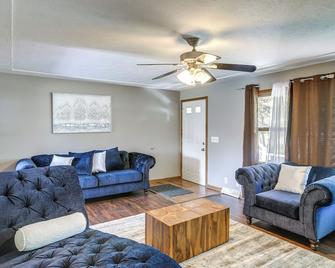 Lake Erie Family Getaway in Amherst Pets Welcome! - Amherst - Sala de estar