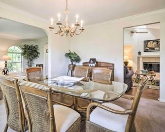 Pet-Friendly Home in Vero Beach, 1 Mi to Beach! - Vero Beach - Comedor