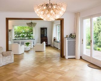 Hotel Villa Falkenberg - Düsseldorf - Wohnzimmer