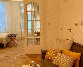 Completely renovated apartment - Amberes - Sala de estar