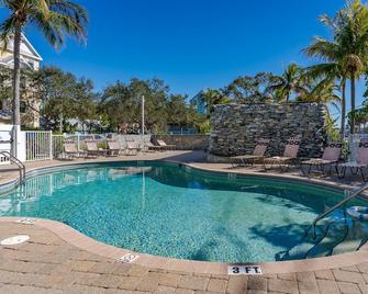 -The Bonita Paddle Efficiency- Your Home Away From Home in Paradise condo - Bonita Springs - Pool