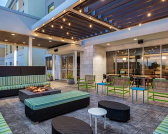 Home2 Suites by Hilton Virginia Beach Princess Anne - Virginia Beach - Patio