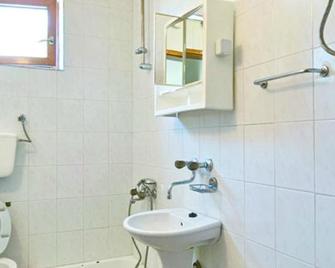 Hotel Kleopatra - Ulcinj - Badkamer