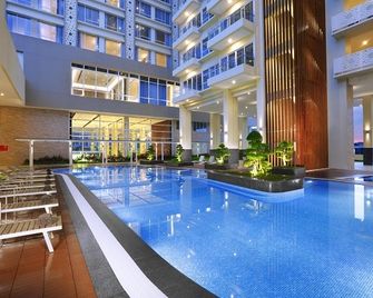 Aston Batam Hotel & Residence - Lubuk Baja - Басейн