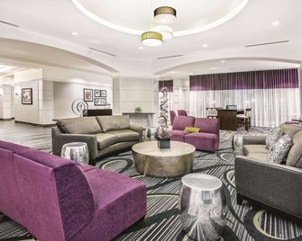 La Quinta Inn & Suites by Wyndham San Antonio Riverwalk - San Antonio - Meeting room