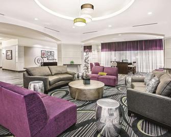 La Quinta Inn & Suites by Wyndham San Antonio Riverwalk - סן אנטוניו - טרקלין