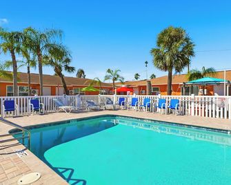 Bella Sirena Inn - St. Pete Beach - Piscina